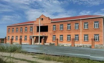 Новую начальную школу в поселке Примыкание в Чечне достроят к 1 сентября