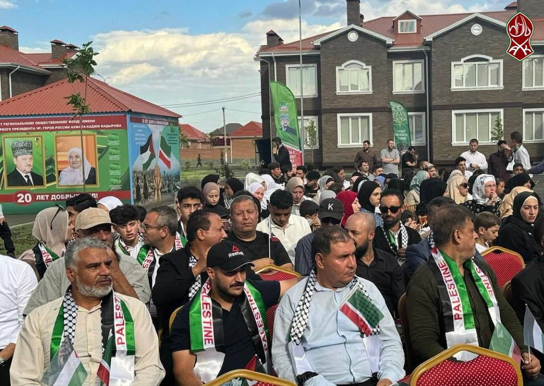 В Грозном открыли коттеджный поселок для беженцев из Палестины