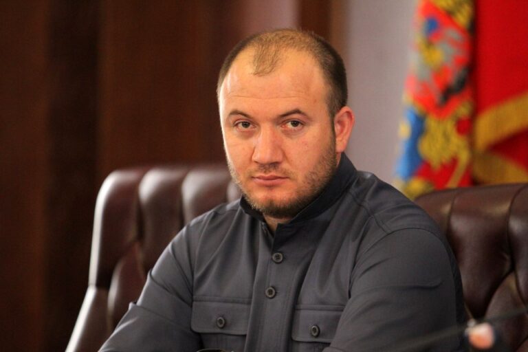 Иса Тумхаджиев проинспектировал строительство дороги Серноводск-Грозный