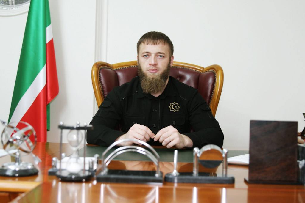 Иса Ибрагимов провел инспекцию ремонта детской школы искусств в Гудермесе