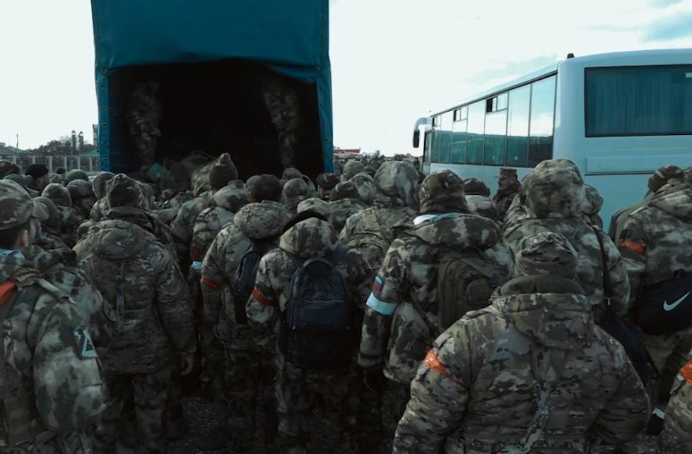 Из Грозного в зону СВО отправилась новая группа добровольцев