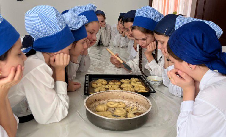 Чеченские школьники приняли участие в профессиональных пробах «Повар-Кондитер»