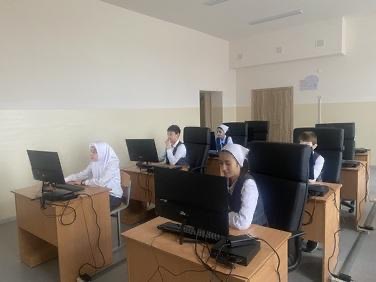 Чеченские школьники осваивают цифровые технологии на тренажёре «Код города»
