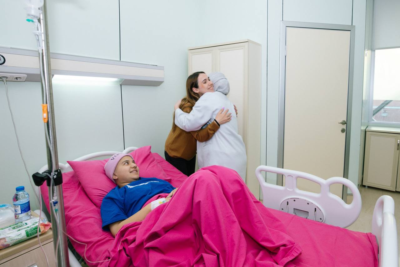 Хадижа Кадырова помогла онкобольной девочке в Баку