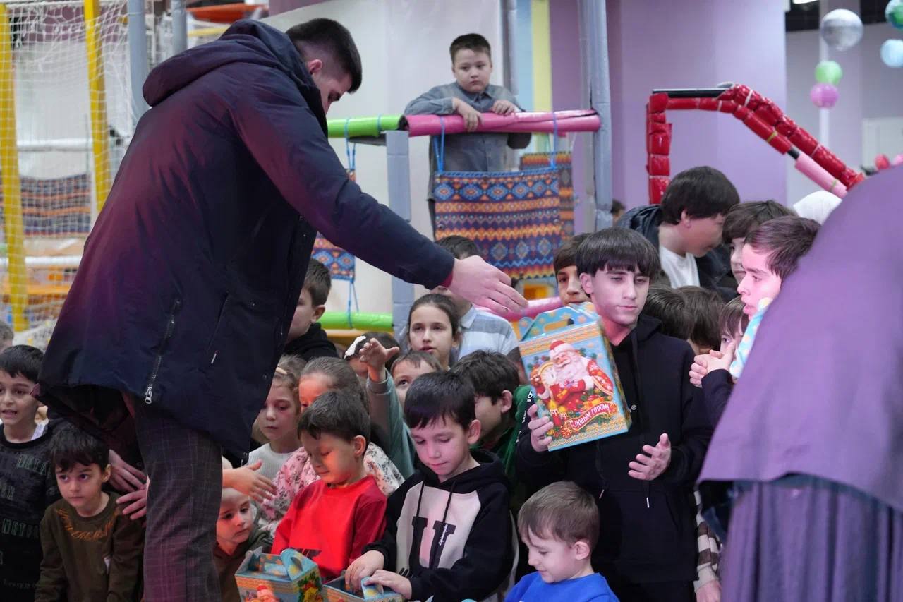 Для детей погибших бойцов СВО   Провели благотворительную акцию