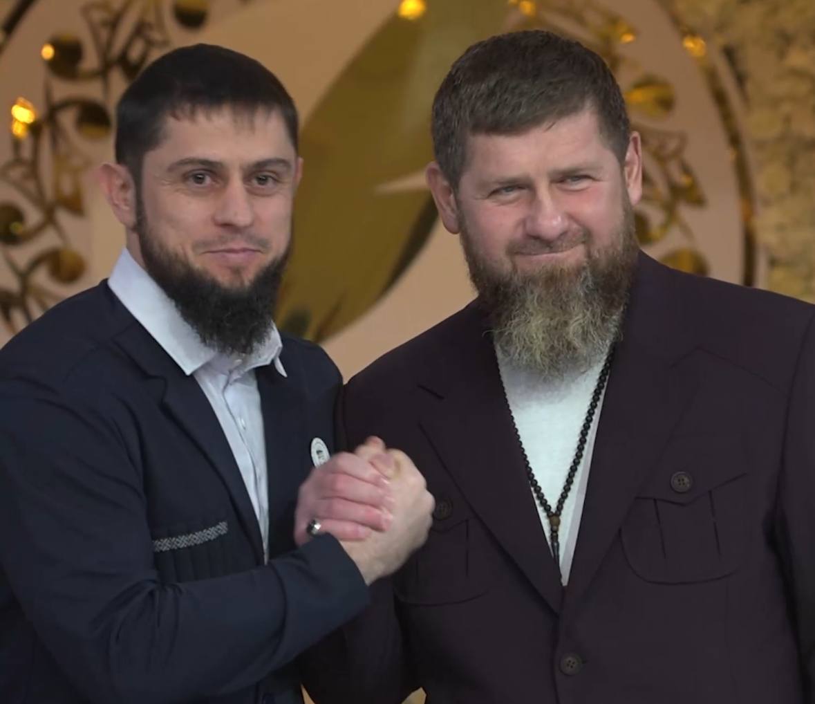 Рамзану Кадырову вручили диплом Международной премии «Золотое перо»