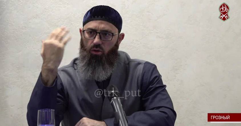 АДАМ ШАХИДОВ РАССКАЗАЛ ЖУРНАЛИСТАМ    О ЗАБЛУЖДЕНИИ ВАХХАБИТОВ
