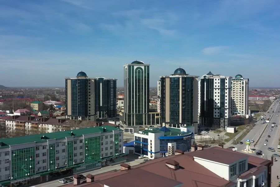 Вопросы повышения доступности городской среды для маломобильных граждан обсудили в Гудермесе