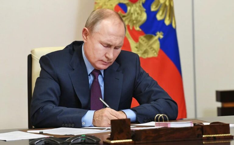 Владимир Путин подписал закон о доступе к спортивной подготовке для взрослых