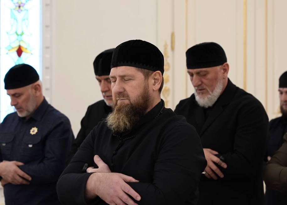 В доме Главы ЧР прошли религиозные обряды в память о Кунта-Хаджи