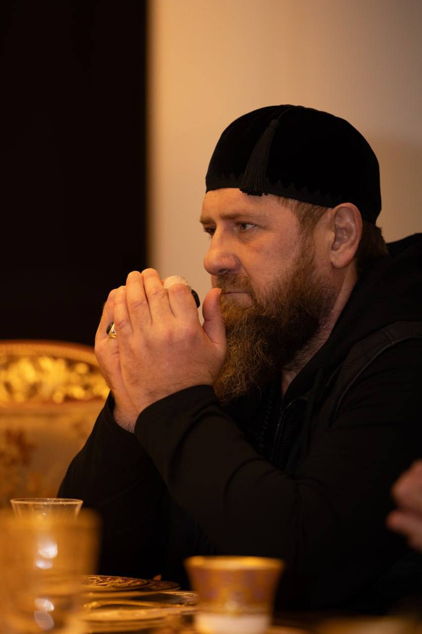 Глава ЧР поздравил мусульман с наступлением ночи аль-Исра Валь-Мирадж