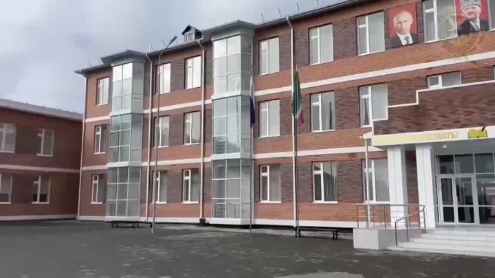 Проверка выполнения законов при строительстве школы в Гудермесе