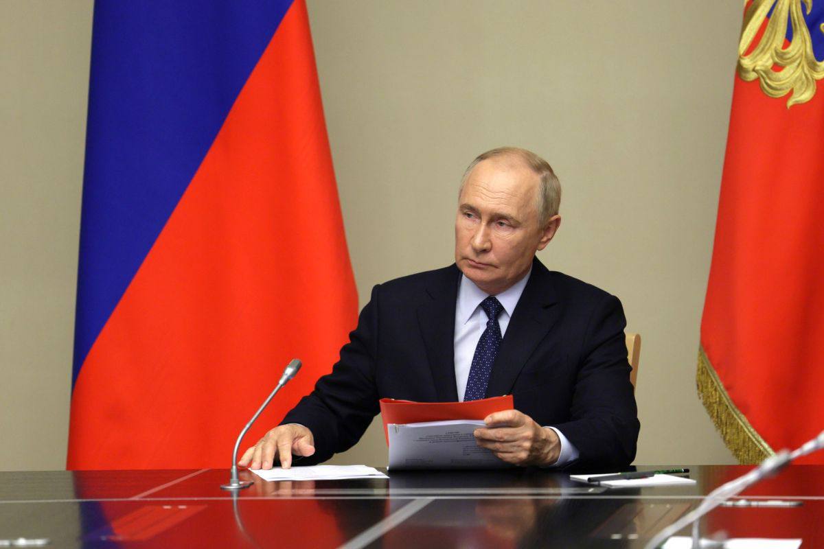 Путин: «Встанут у ноги   хозяина и будут нежно   помахивать хвостиком»