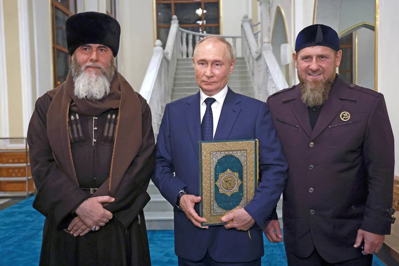 Владимир Путин поздравил мусульман страны с праздником Ид аль-Фитр