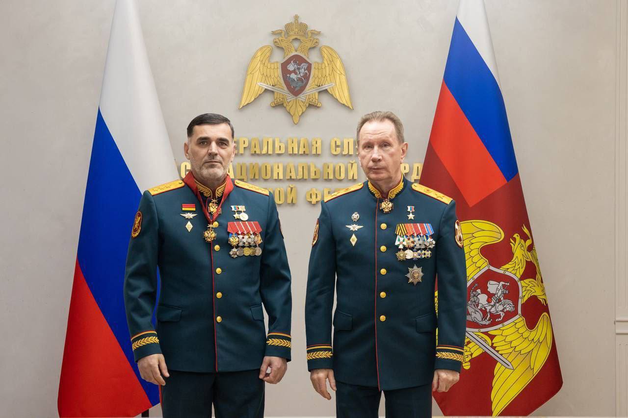Владимир Путин своим Указом наградил Алибека Делимханова орденом «За заслуги перед Отечеством» II степени с мечами
