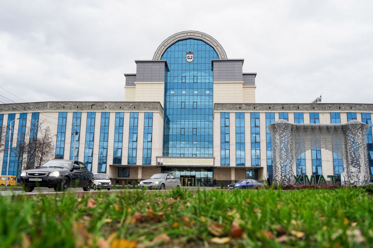 Грозненские школьники приняли участие в познавательной ярмарке профессий на базе ГГНТУ