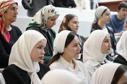 Профориентационный тур провели для чеченских школьников