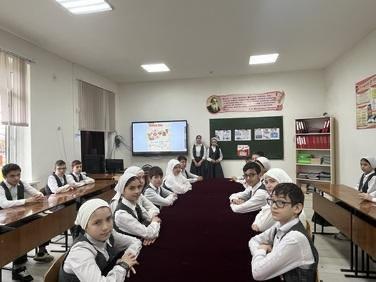 Серноводские школьники сохраняют память поколений: в рамках нацпроекта прошёл патриотический вечер «Стихи и песни военных лет»