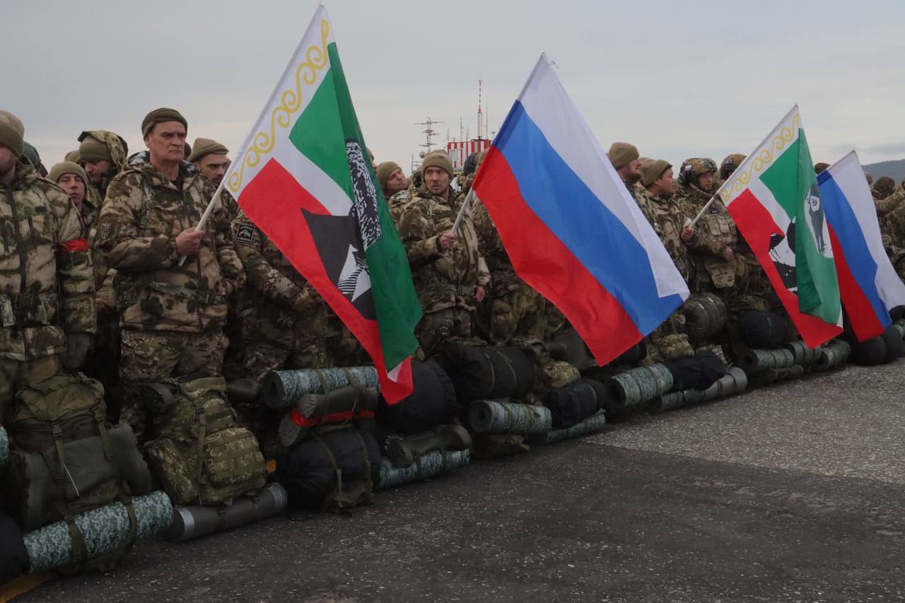 Очередная группа добровольцев отправилась из Грозного в зону проведения СВО