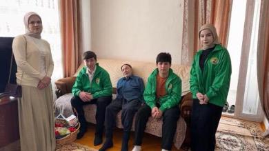 В Курчалоевском районе прошла акция поддержки ветеранов: «Продуктовая корзина» в преддверии Дня Победы