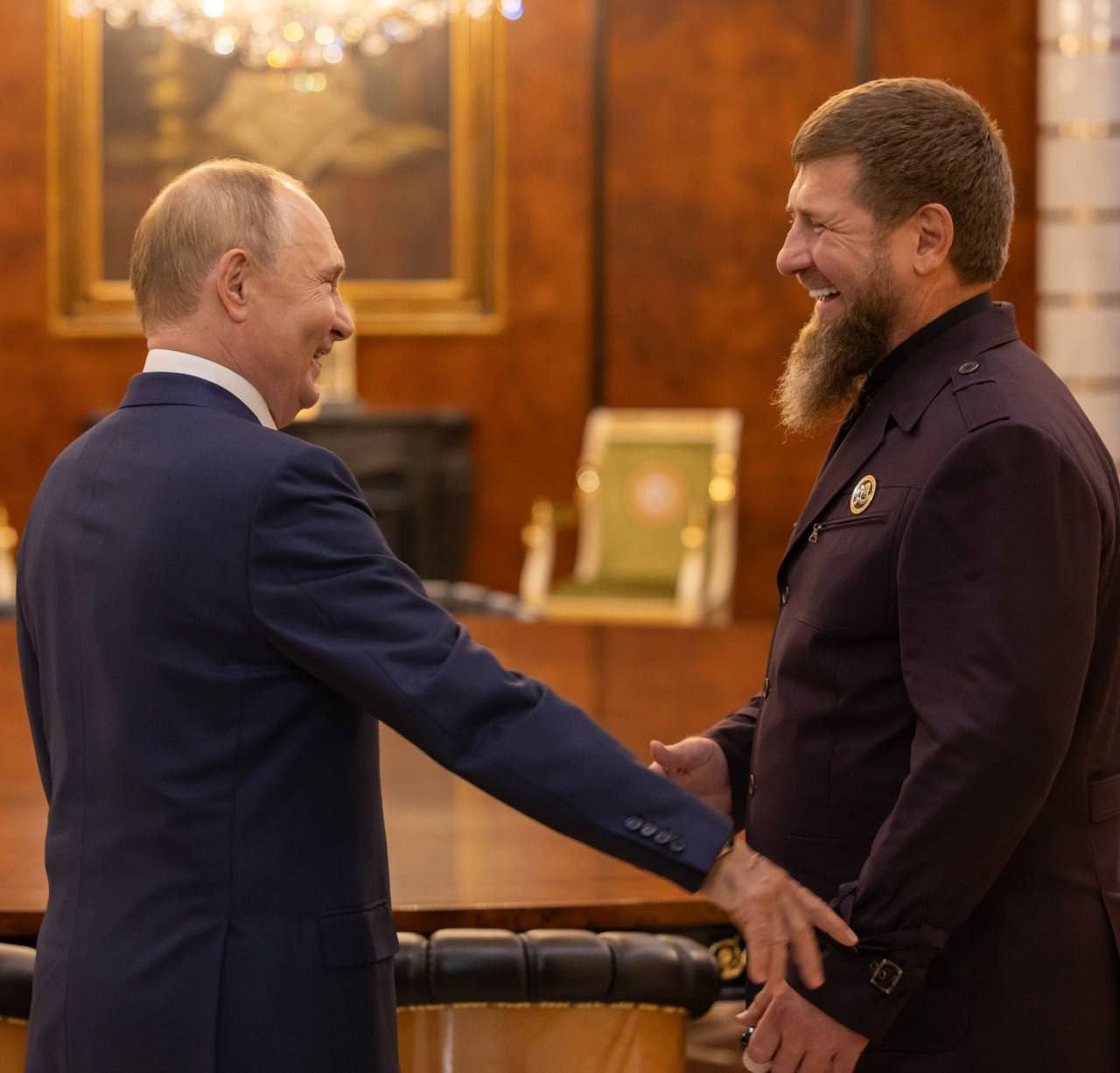 Владимир Путин поздравил Рамзана-Хаджи Кадырова с бракосочетанием сына