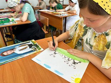 В школе села Аллерой прошел мастер-класс «Рисуем мир животных»