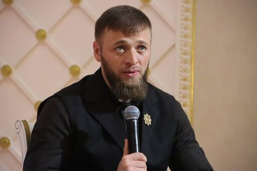 Министр культуры ЧР Иса Ибрагимов посетил в ГБУ ДО «Детская школа искусств №8» города Грозного