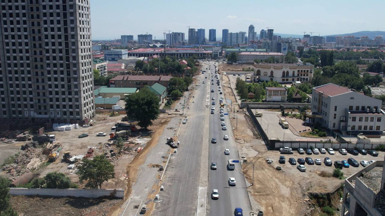 Реконструкция улицы Айдамирова и Старопромысловского шоссе в Грозном завершена на 80%