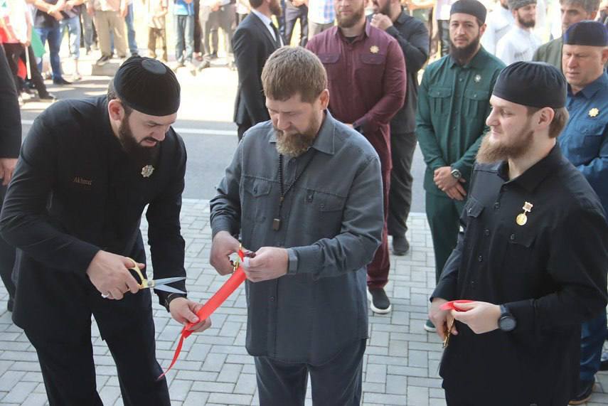 В Грозном открыли спортивный комплекс с бассейнами
