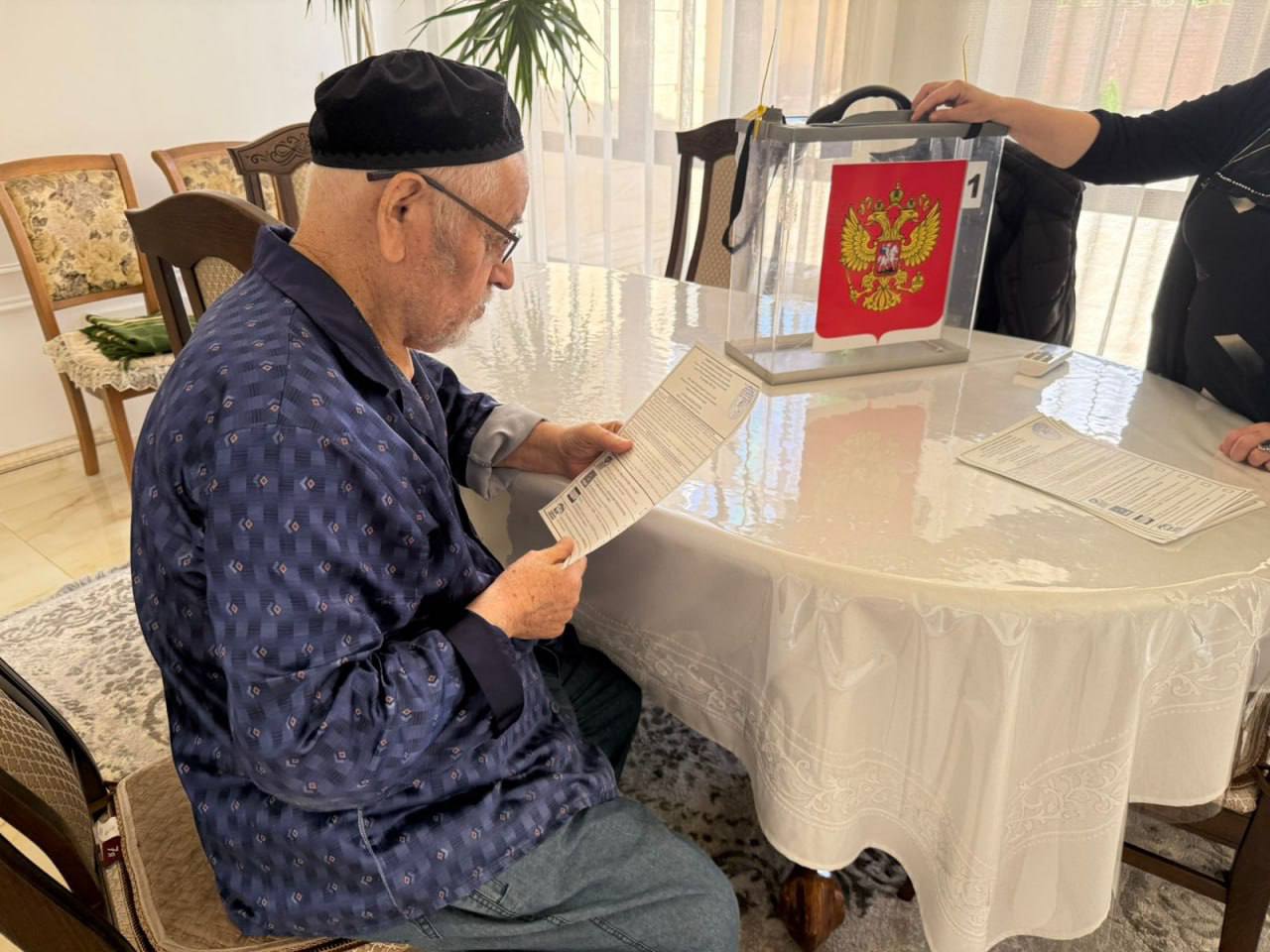 Жители ЧР активно пользуются правом голосования дома