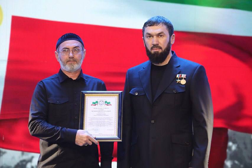 Сотрудник ТРК «Путь» им.А-Х. Кадырова награжден почетной грамотой Главы Чеченской Республики