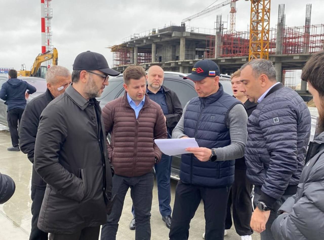 Замминистра транспорта России ознакомился со строительством аэропорта Грозного
