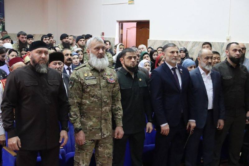 В преддверии Дня народного единства в Грозном прошел фестиваль культуры и искусства
