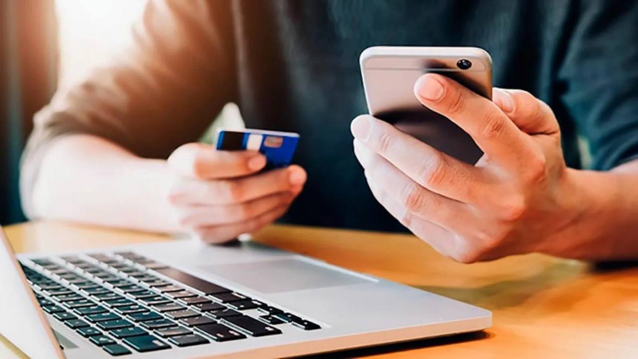 МВД сообщило о мошеннической схеме с оформлением виртуальной кредитки