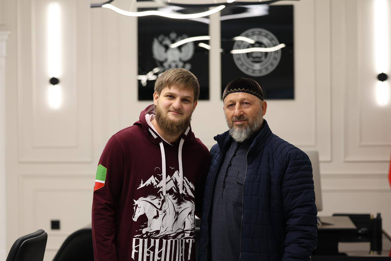 Ахмат Кадыров передал финансовые средства на восстановление спортзала в селе Кулары после пожара