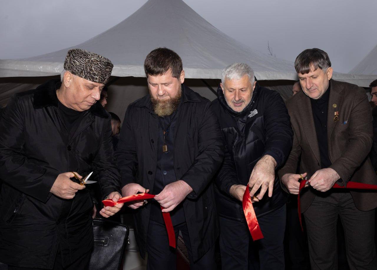 В городе Гудермес состоялось открытие жилого комплекса и бульвара Чеченской природы