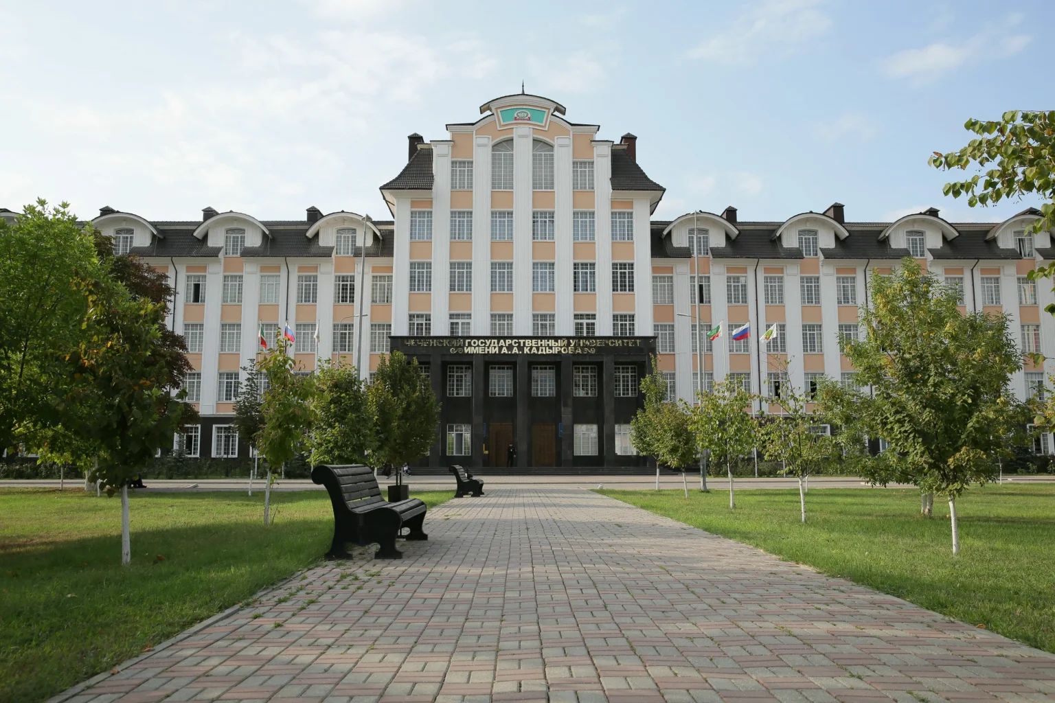 Мост в будущее: ЧГУ провёл профориентационную встречу со старшеклассниками Серноводского района в рамках нацпроекта «Молодёжь и дети»