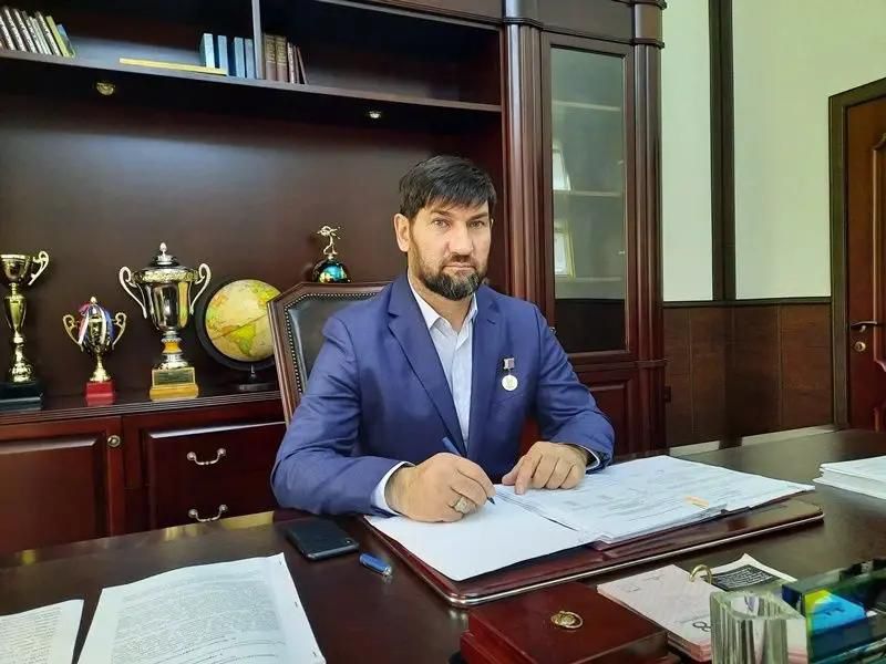 Глава администрации Серноводского района Исмаил Исраилов рассказал о реализации программы «Турпалхо – Герои 95»