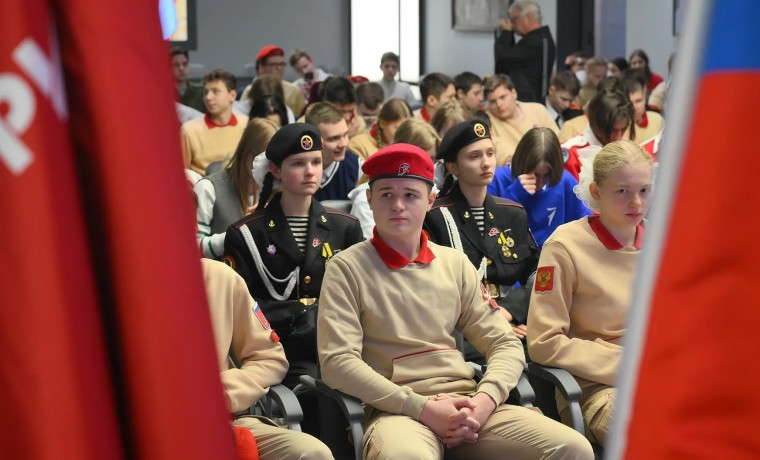Школьники смогут пройти программу «Обучение служением. Первые» внеурочно