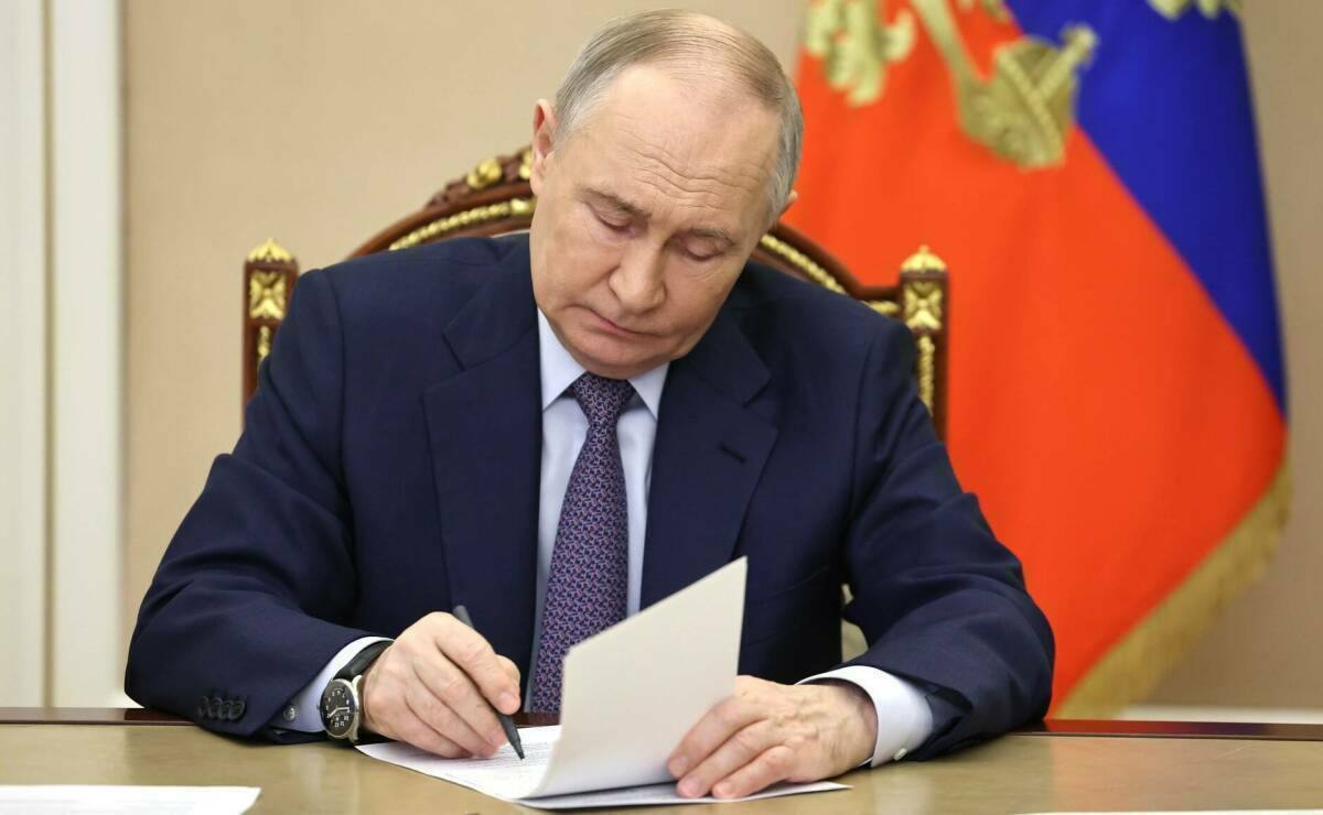 Владимир Путин подписал закон о возврате средств на авиабилеты в случае участия в СВО