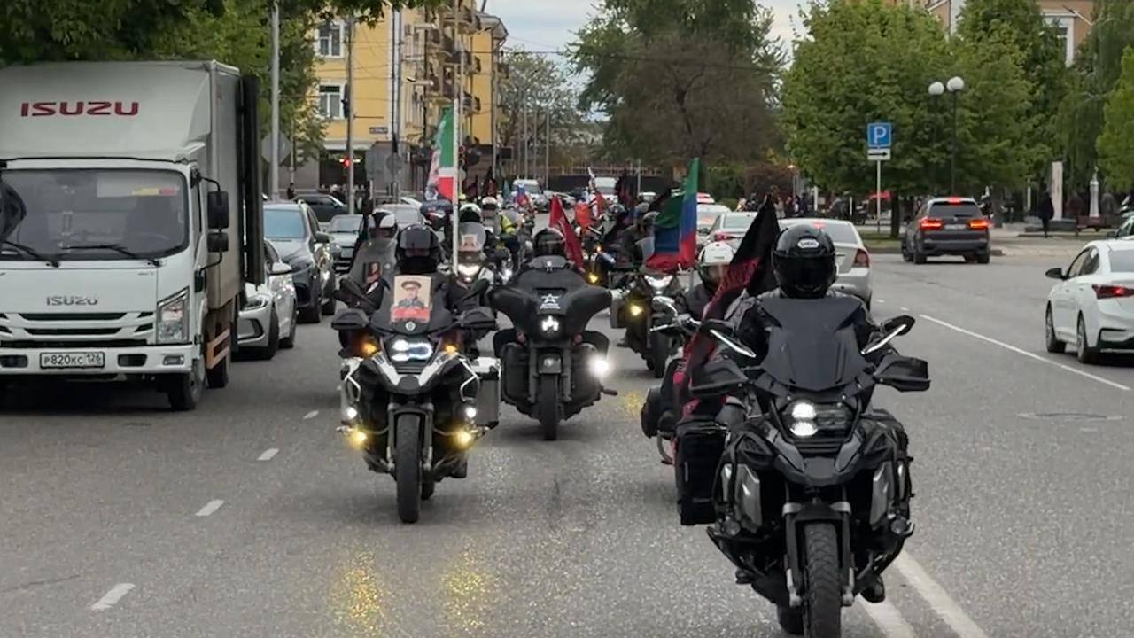 В Грозном прошел международный автомарш в честь победы в ВОВ