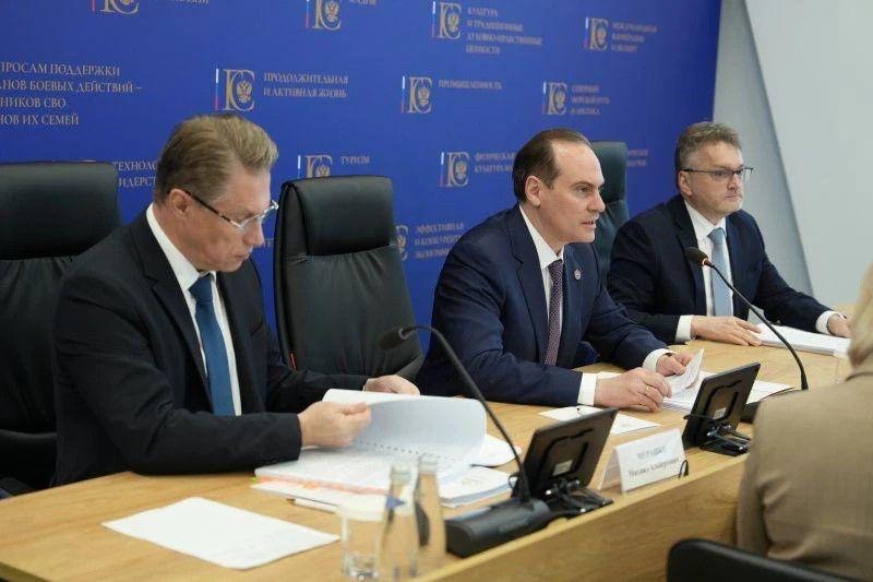 На заседании комиссии Госсовета РФ под председательством Артёма Здунова рассмотрели тему охраны репродуктивного здоровья