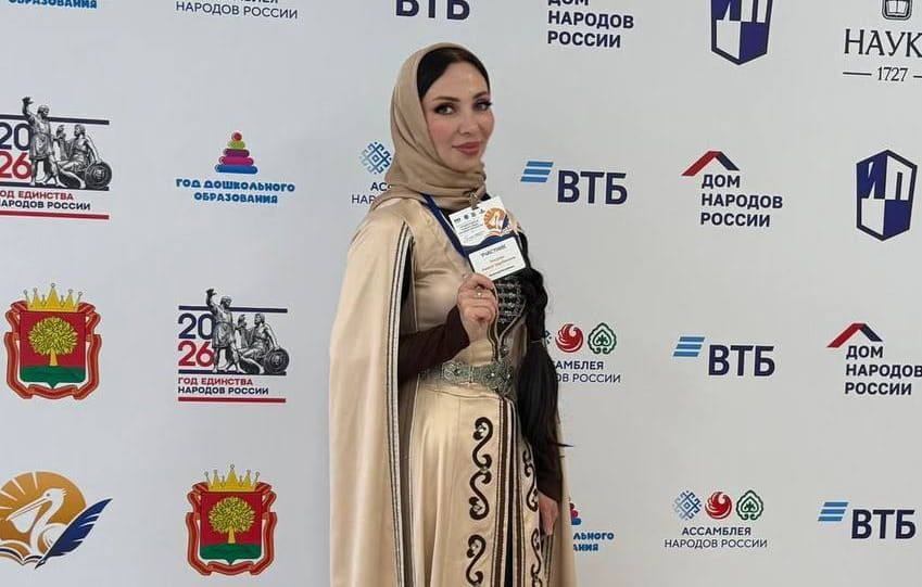 Два педагога из ЧР вышли в финал конкурса лучших учителей родного языка