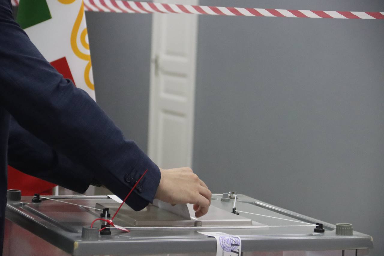 Показатель явки на выборах в ЧР к 18:00 составил 93,98 %