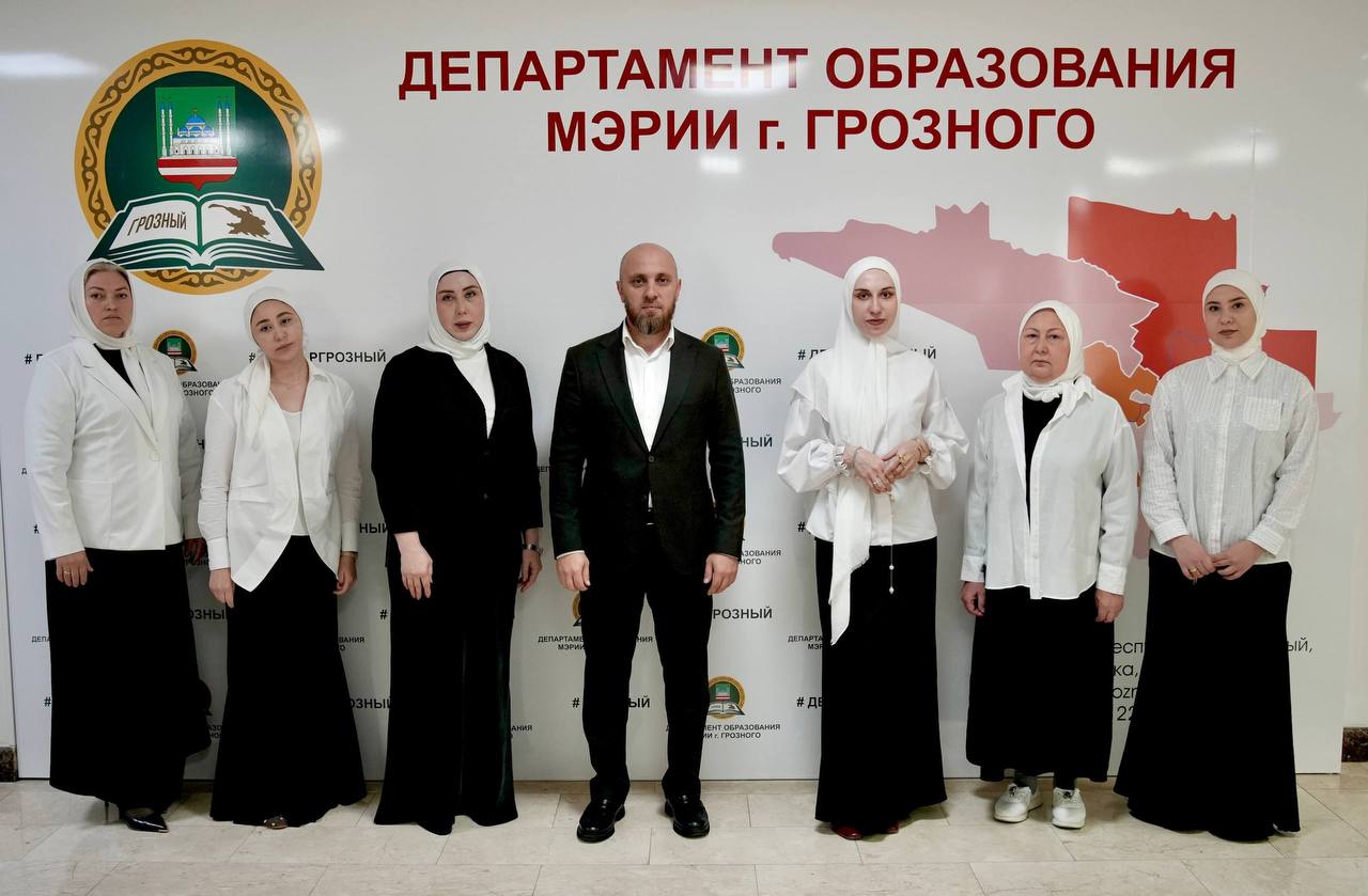 Семь педагогов из Грозного претендуют на победу в проекте «Знание.Наставники»